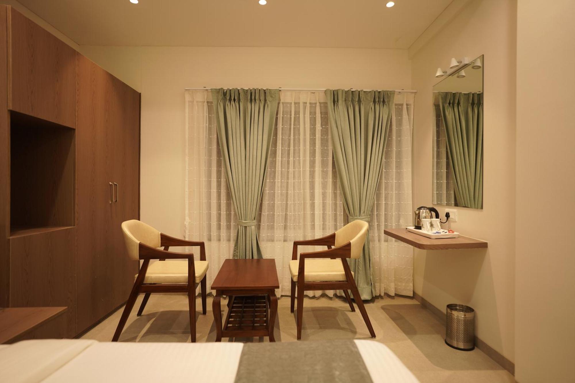 A Square Executive Hotel Aurangabad  Exterior photo