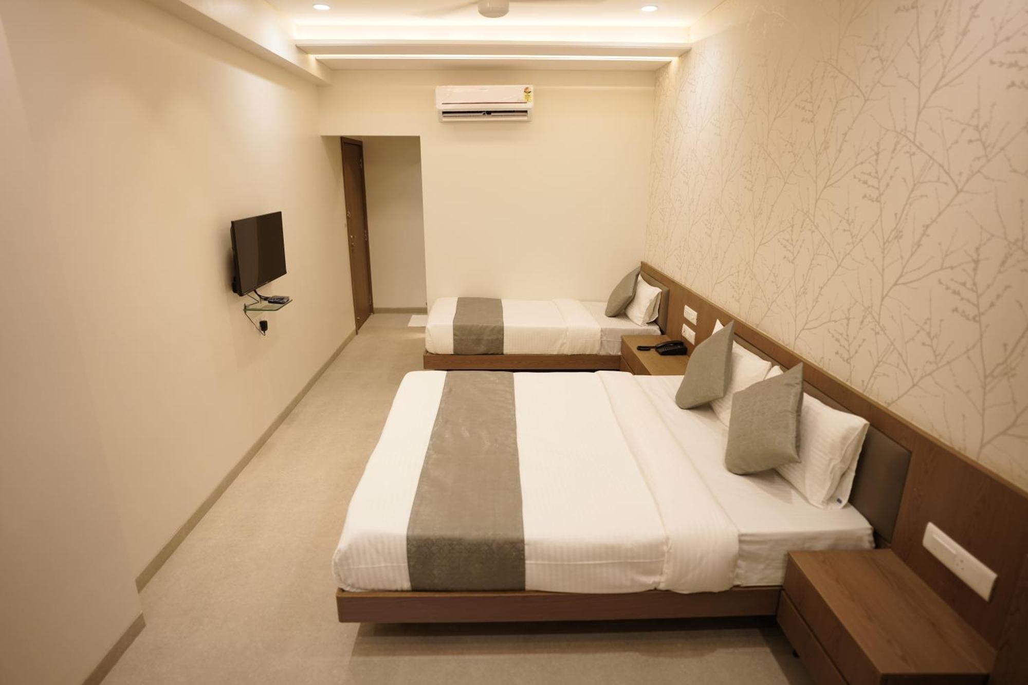 A Square Executive Hotel Aurangabad  Exterior photo