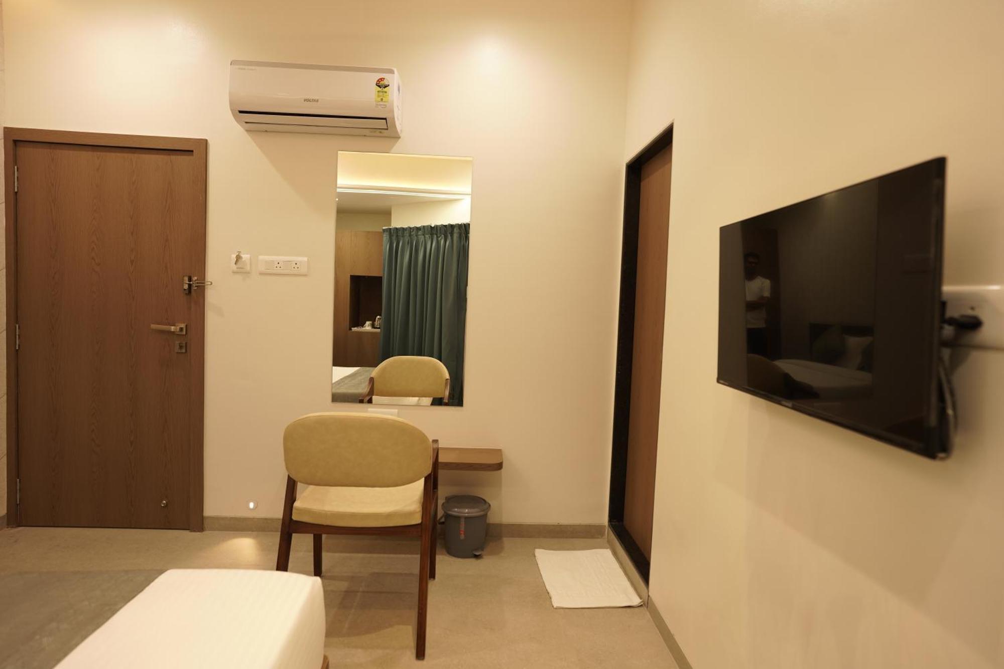 A Square Executive Hotel Aurangabad  Exterior photo